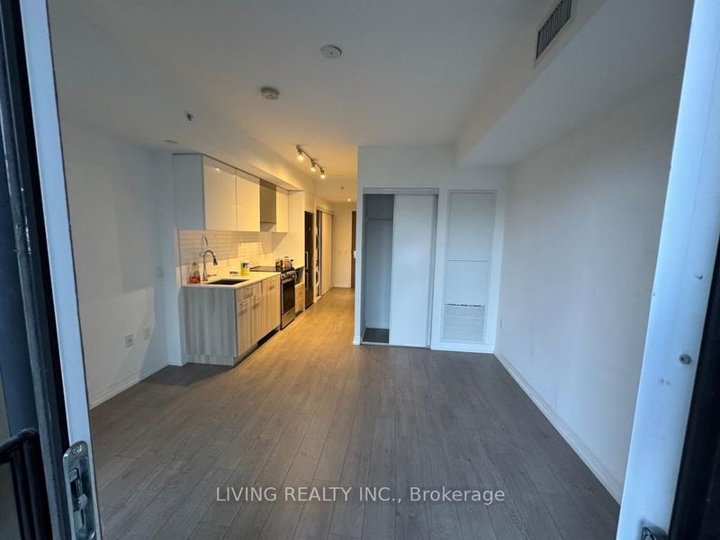 home for lease on 802-251 Jarvis Street