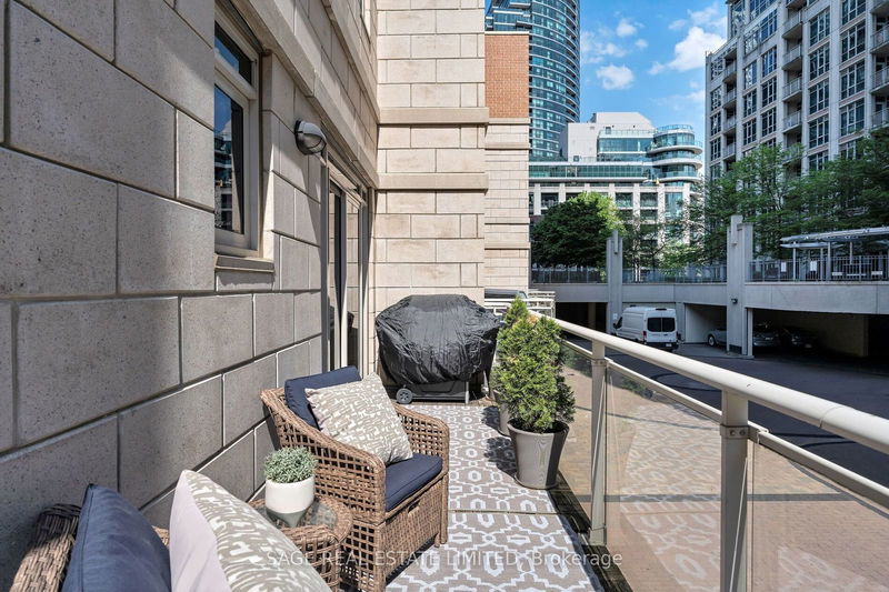 75 Sloping Sky Mews  Toronto, M5V 1P3 | Image 15