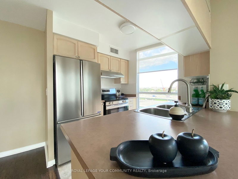home for lease on 1003-219 Fort York Boulevard