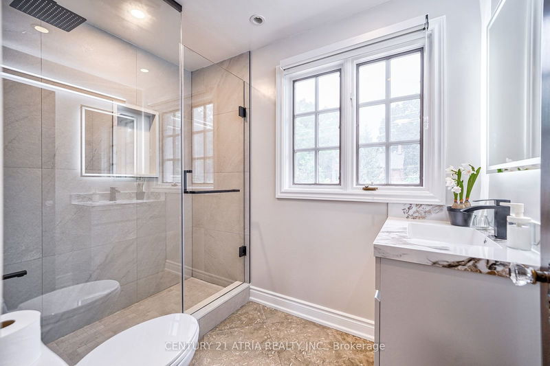 111 Blythwood Rd  Toronto, M4N 1A5 | Image 23