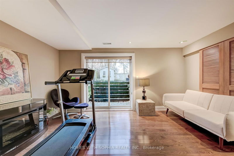 162 Glenvale Blvd  Toronto, M4G 2W3 | Image 24