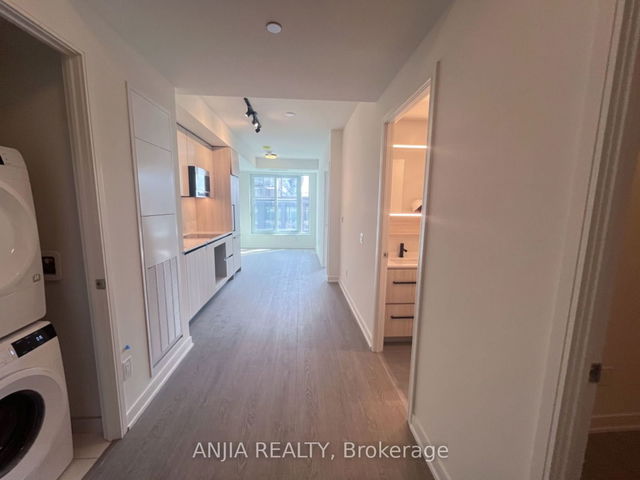 511 - 425 Front Street E