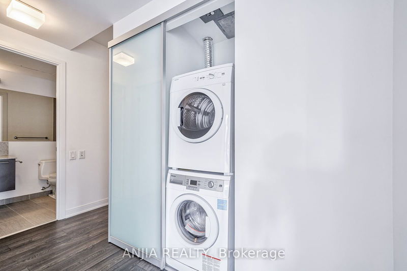  805 - 50 Charles St E Toronto, M4Y 0C3 | Image 14