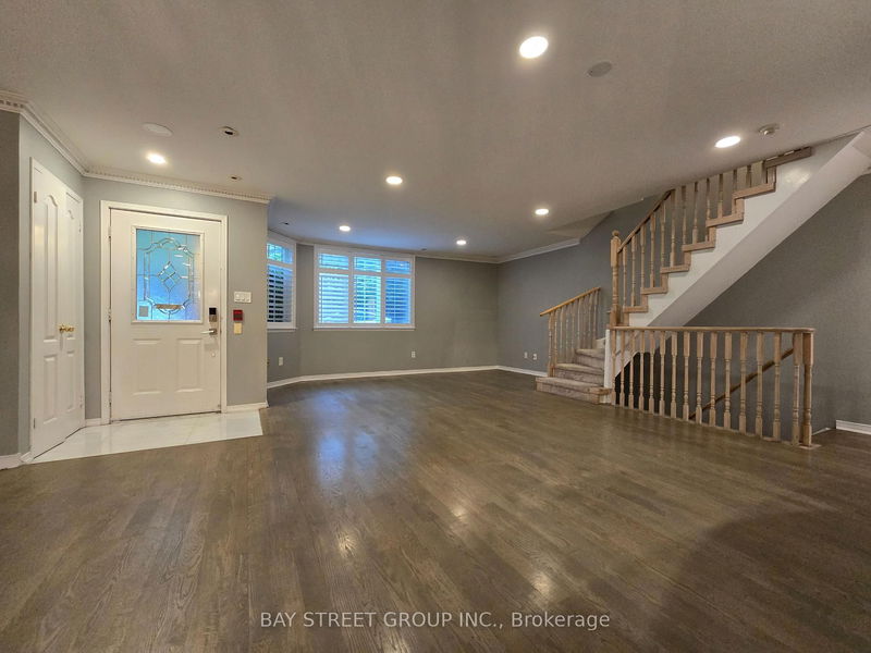 home for lease on C5-108 Finch Avenue W