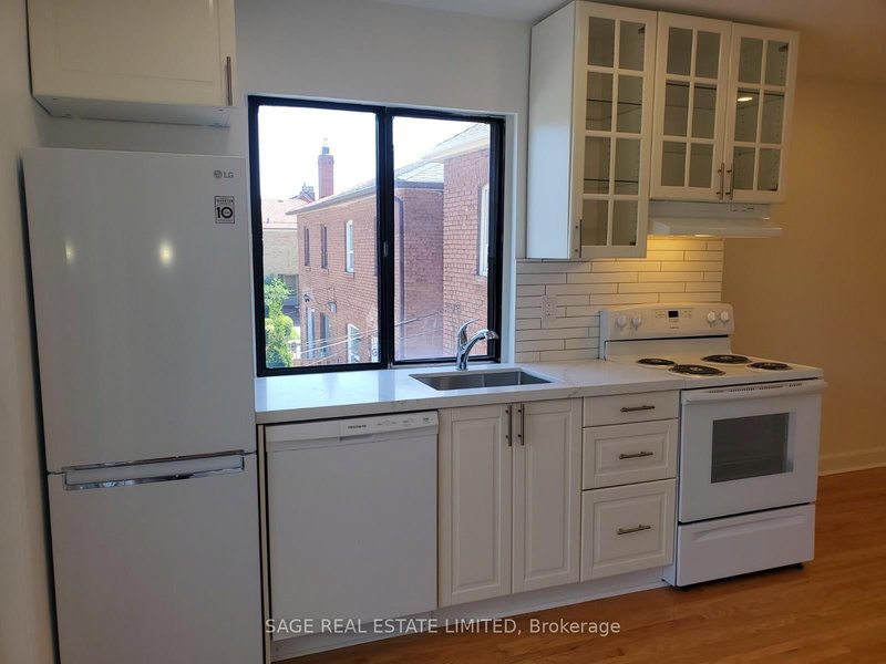 Upper - 679 Vaughan Rd, Toronto, M6E 2Y7 | Image 2