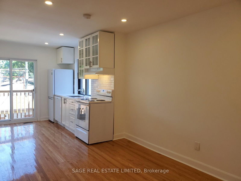 Upper - 679 Vaughan Rd, Toronto, M6E 2Y7 | Image 3