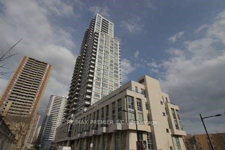 220 - 500 Sherbourne Street