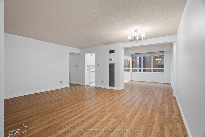  807 - 633 Bay St  Toronto, M5G 2G4 | Image 4