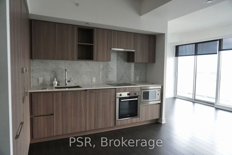 home for lease on 2911-19 Bathurst Street