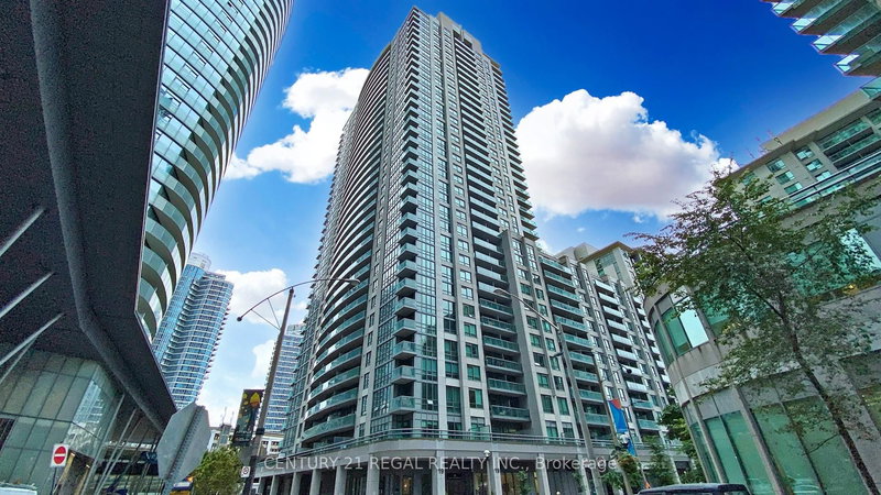 3210 - 19 Grand Trunk Cres, Toronto, M5J 3A3 | Image 2