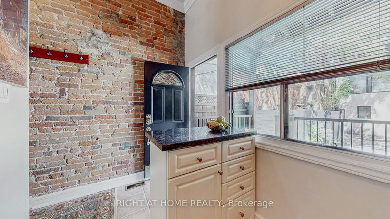 358 Dundas St E Toronto, M5A 2A3 | Image 4