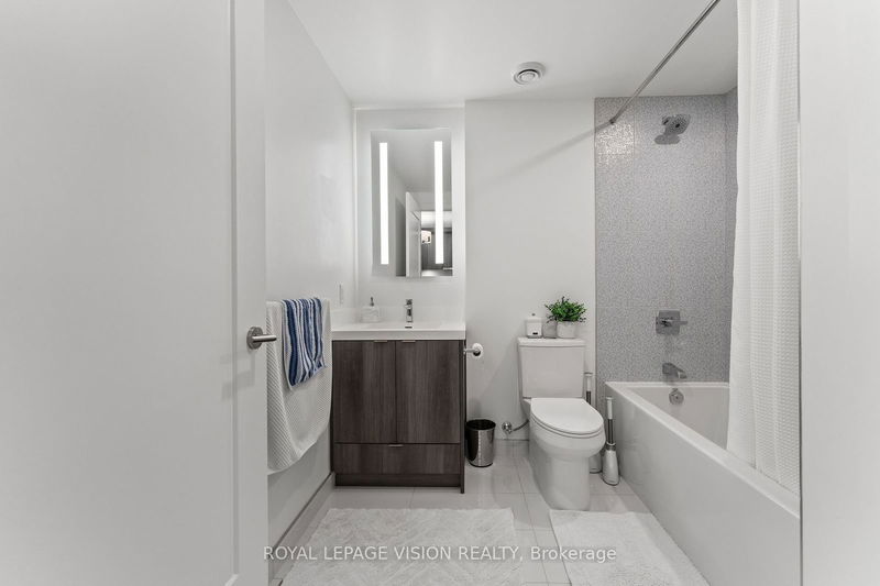  1202 - 30 Inn on the Park Dr  Toronto, M3C 0P7 | Image 22