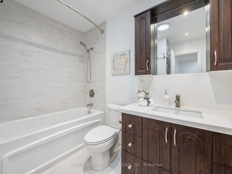 91 Hollyberry Tr  Toronto, M2H 2N9 | Image 15