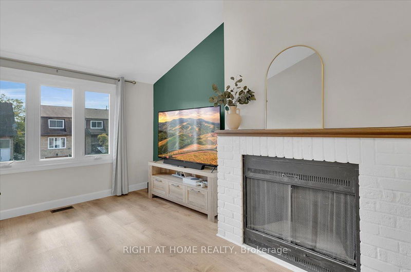 245 Robert Hicks Dr  Toronto, M2R 3R3 | Image 18