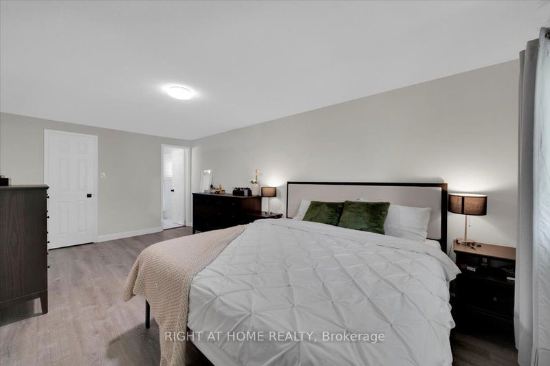 245 Robert Hicks Dr  Toronto, M2R 3R3 | Image 20