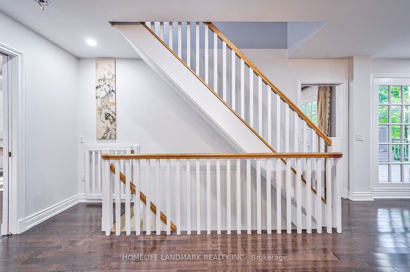 30 Bennington Heights Dr  Toronto, M4G 1A6 | Image 14