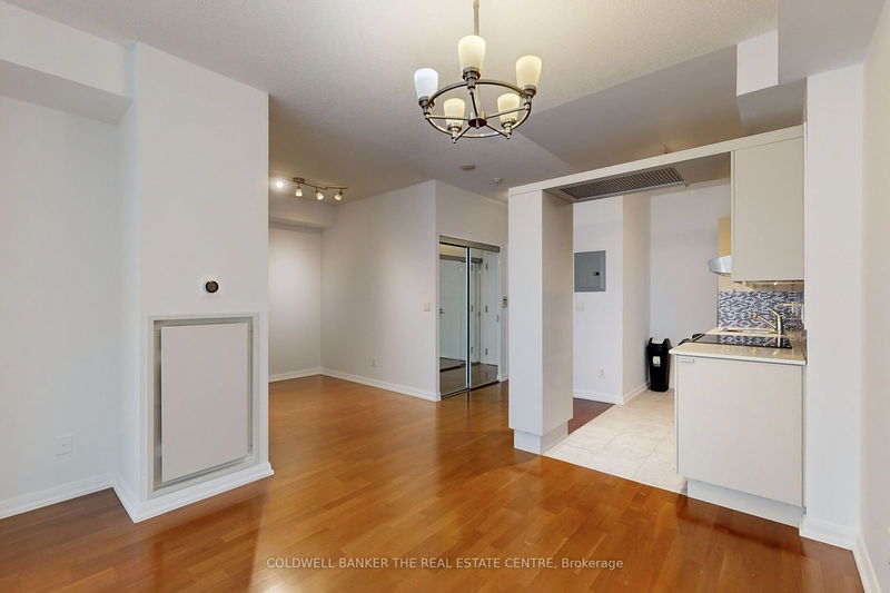  1118 - 111 Elizabeth St W Toronto, M5G 1P7 | Image 12