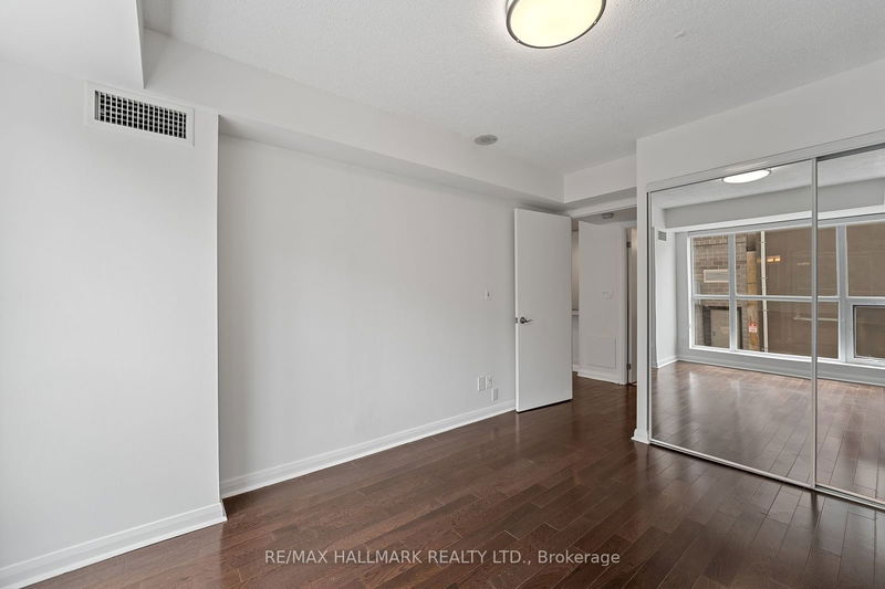  217 - 18 Beverley St  Toronto, M5T 3L2 | Image 15