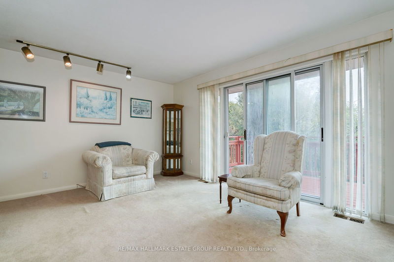 215 Sloane Ave  Toronto, M4A 2C5 | Image 4