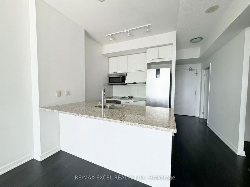 home for lease on 2209-66 Forest Manor Road