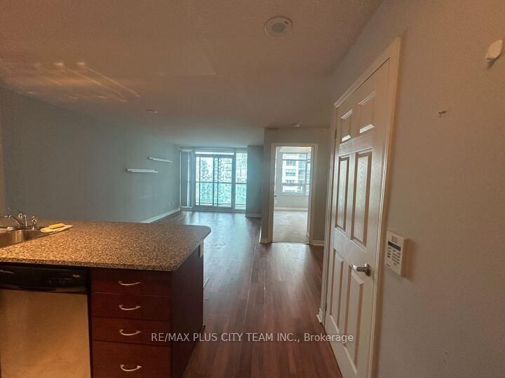 2005 - 19 Grand Trunk Cres, Toronto, M5J 3A3 | Image 2