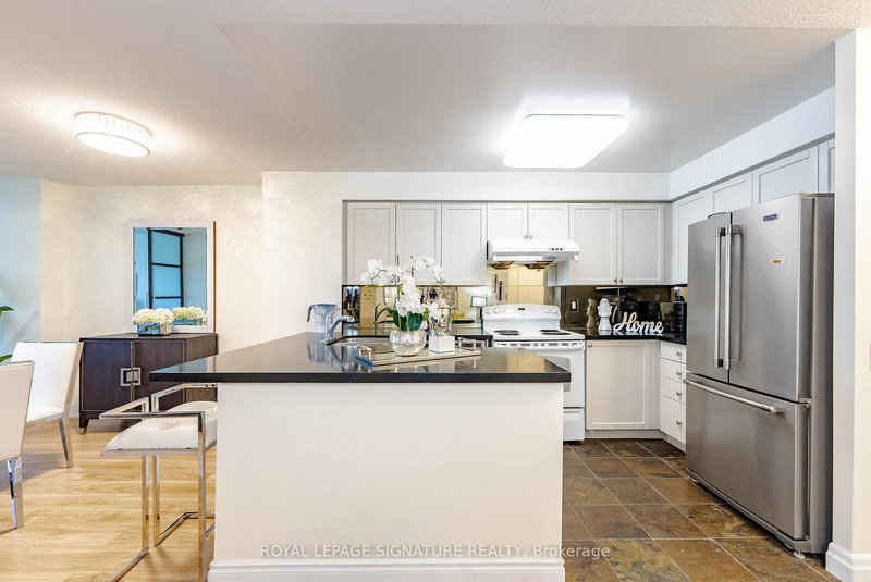 209 - 21 Hillcrest Ave, Toronto, M2N 7K2 | Image 3