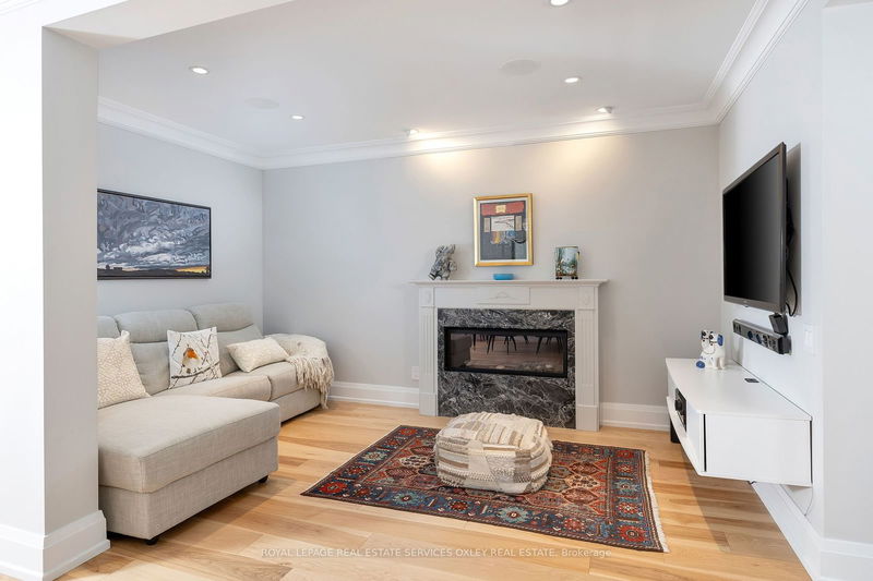 26 Mcmaster Ave  Toronto, M4V 1A9 | Image 9