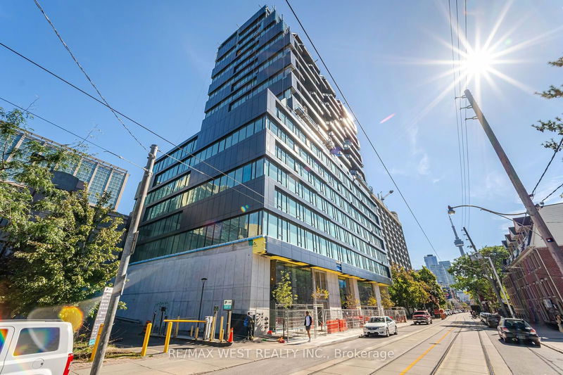 home for lease on 611-195 McCaul Street