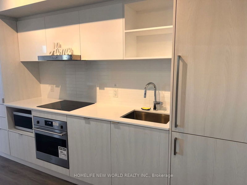 home for lease on 2706-138 Downes Street