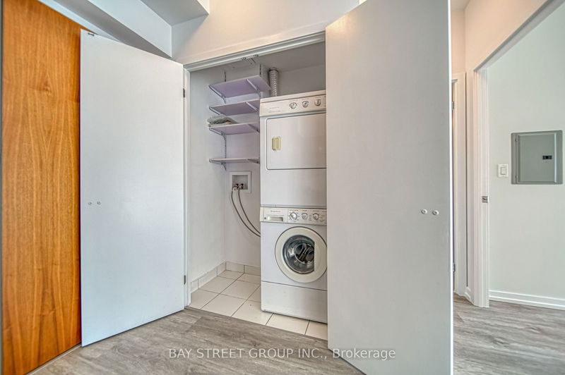  809 - 33 Lombard St  Toronto, M5C 3H8 | Image 28