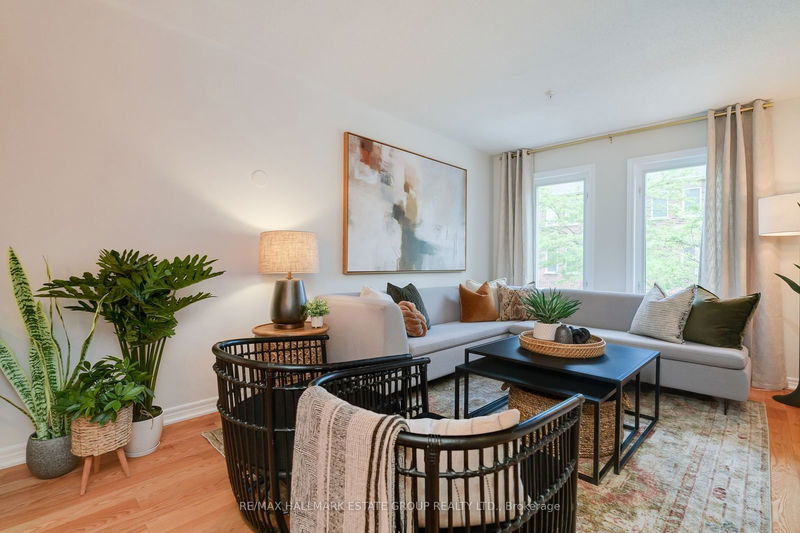 20B Leaside Park Dr  Toronto, M4H 1R2 | Image 2