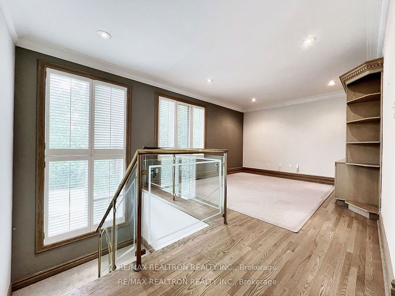 61 Arjay Cres  Toronto, M2L 1C6 | Image 17