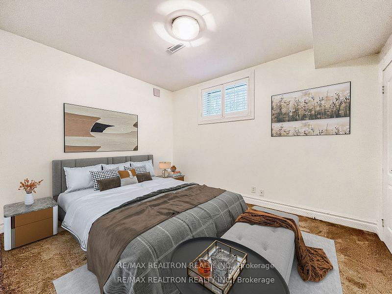 61 Arjay Cres  Toronto, M2L 1C6 | Image 34