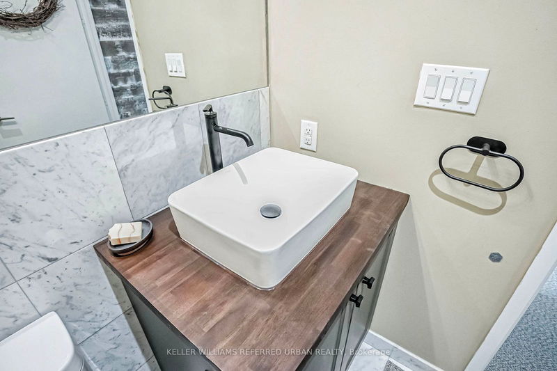  432 - 380 Macpherson Ave  Toronto, M4V 3E3 | Image 22