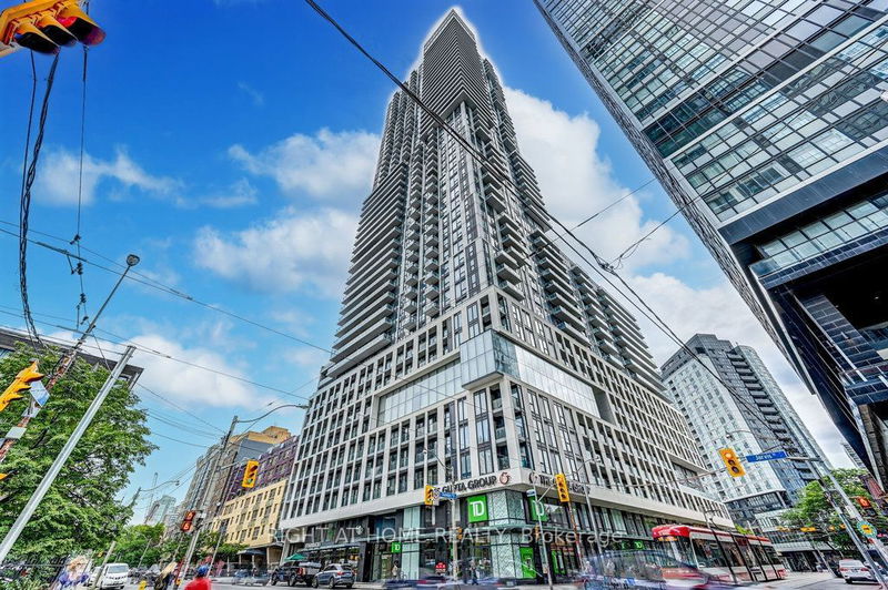 251 Jarvis St #2702, Toronto, Ontario (MLS C9384029)