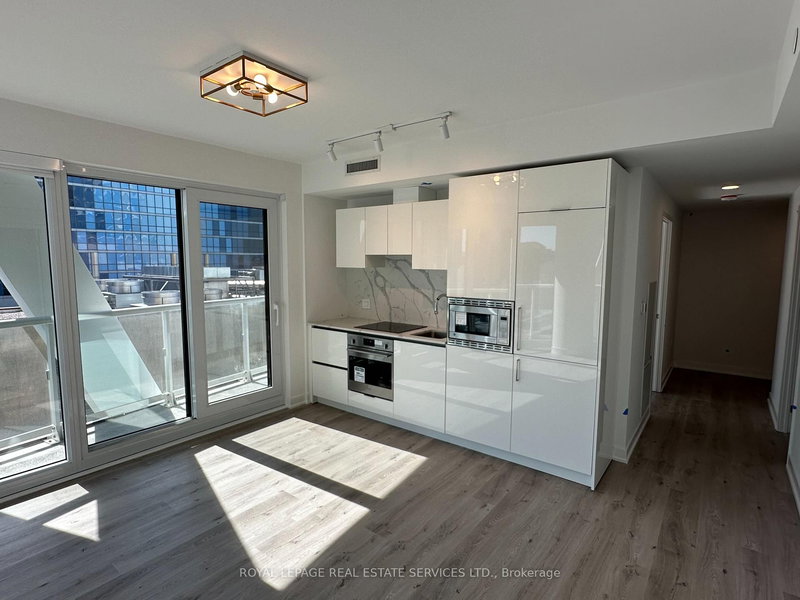 1814 - 230 Simcoe St, Toronto, M5T 1T4 | Image 3