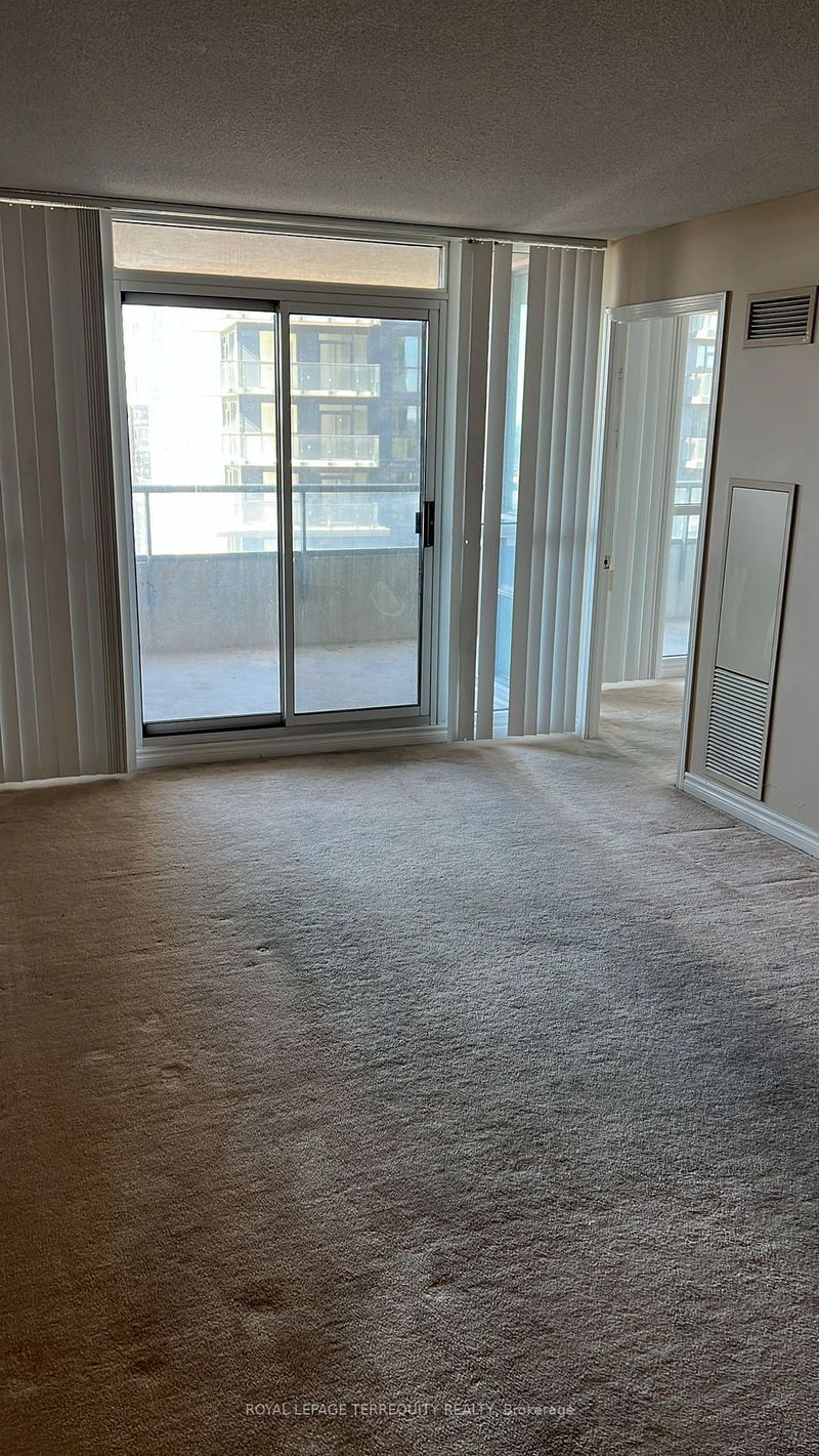 home for lease on 2711-18 Spring Garden Avenue