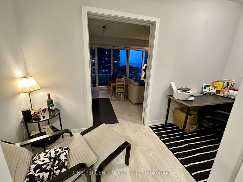  3711 - 2221 Yonge St  Toronto, M4S 0B8 | Image 14