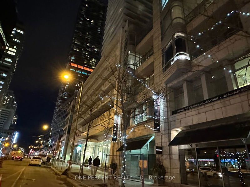  3711 - 2221 Yonge St  Toronto, M4S 0B8 | Image 36