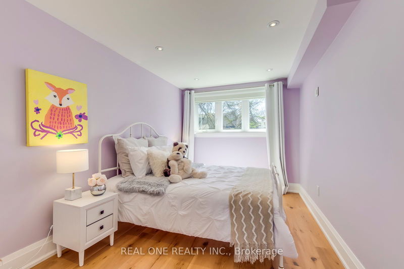 393 Summerhill Ave  Toronto, M4W 2E3 | Image 24