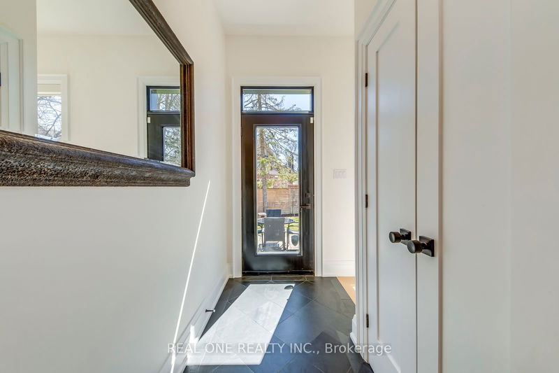 393 Summerhill Ave  Toronto, M4W 2E3 | Image 29