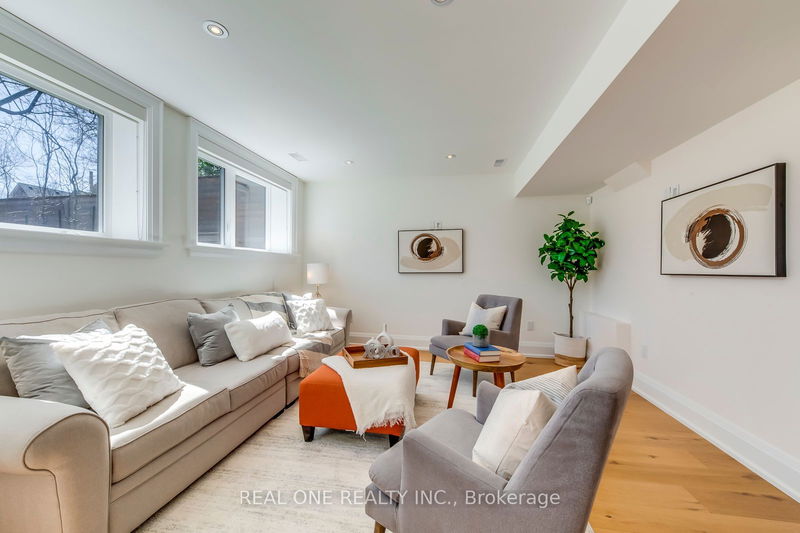 393 Summerhill Ave  Toronto, M4W 2E3 | Image 30