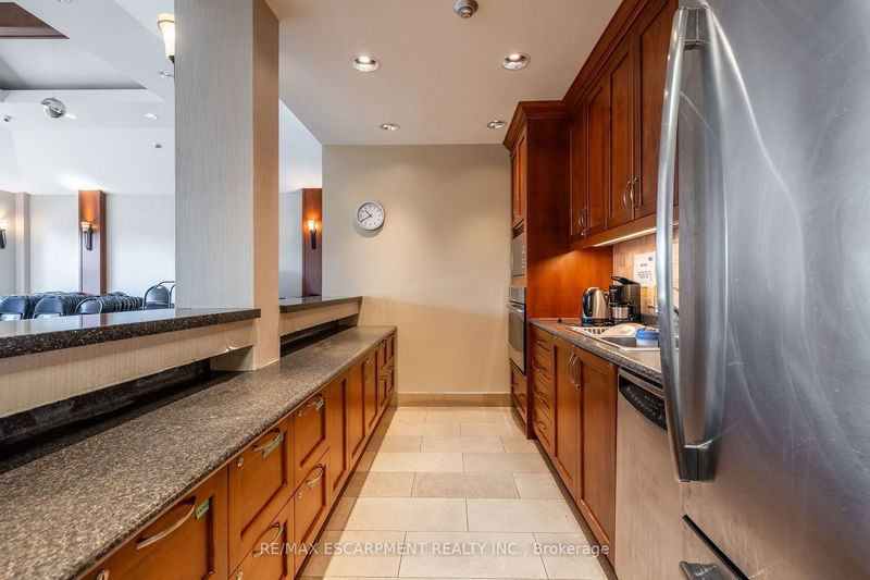  810 - 2261 Lake Shore Blvd  Toronto, M8V 3X1 | Image 29