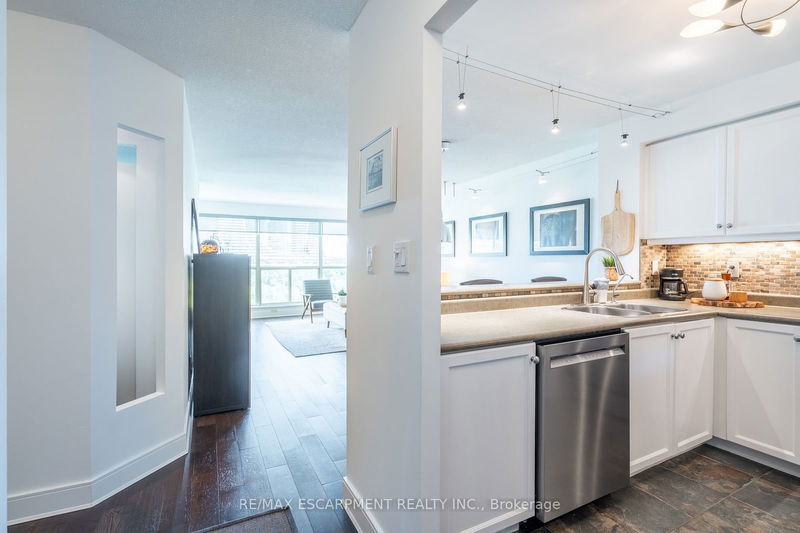  810 - 2261 Lake Shore Blvd  Toronto, M8V 3X1 | Image 6