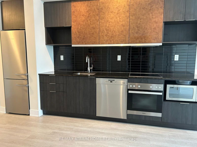 home for lease on 223-99 The Donway Way W