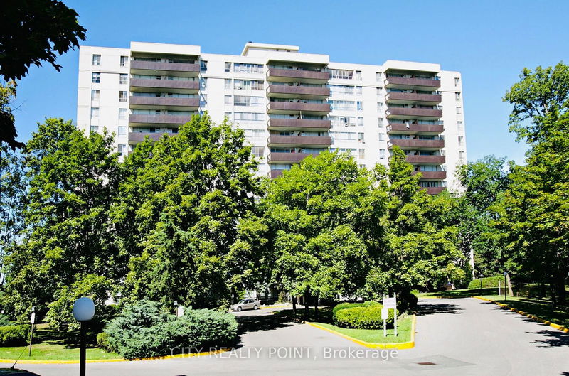 home for lease on 711-6200 Bathurst Street