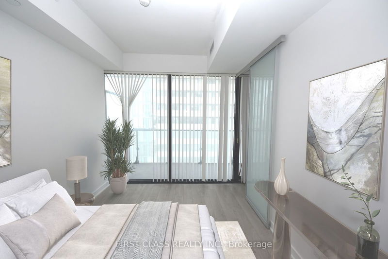  2712 - 185 Roehampton Ave  Toronto, M4P 2K5 | Image 12