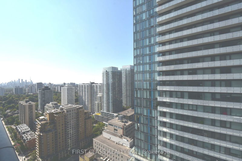  2712 - 185 Roehampton Ave  Toronto, M4P 2K5 | Image 15