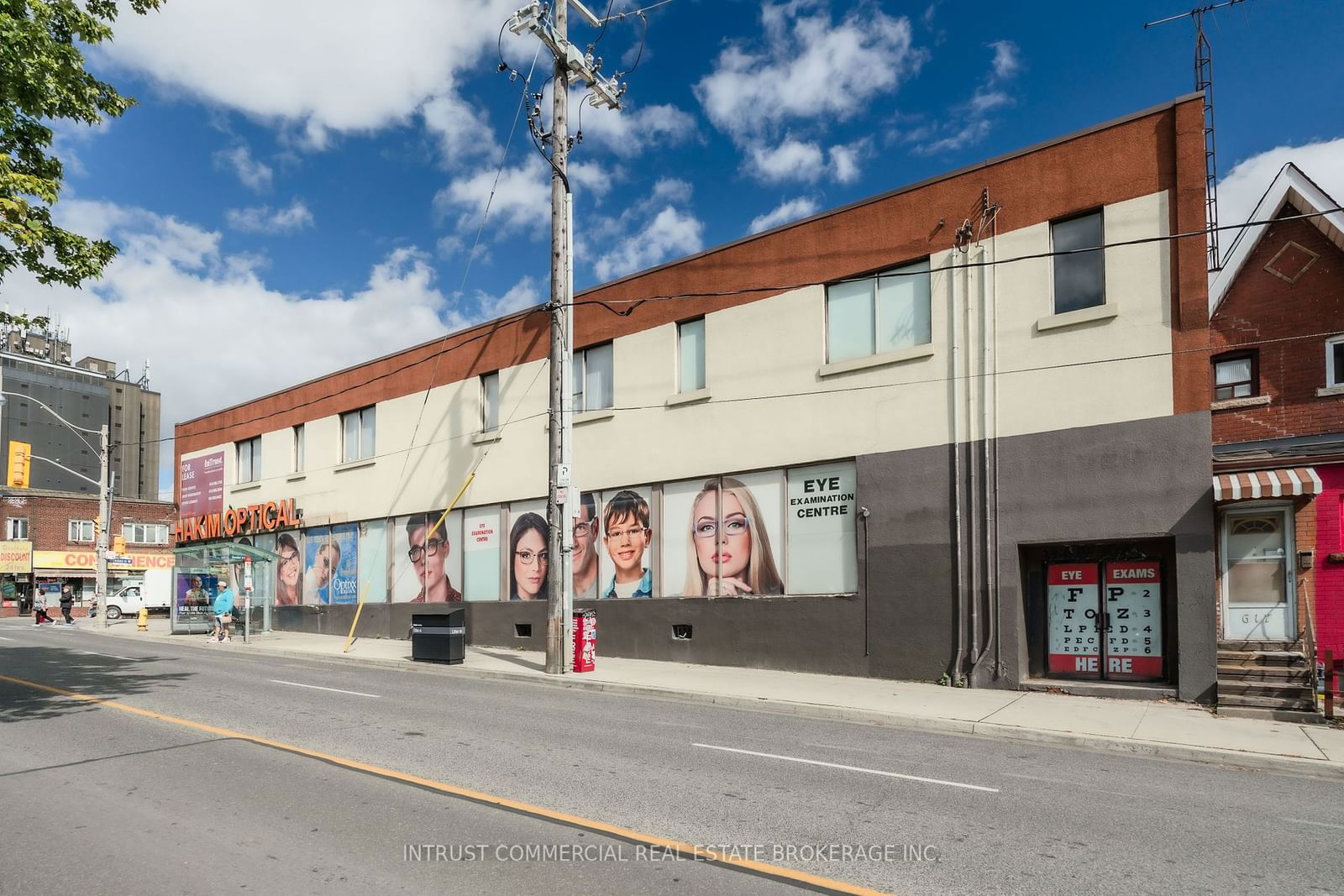 Building in 1481 Dundas Street