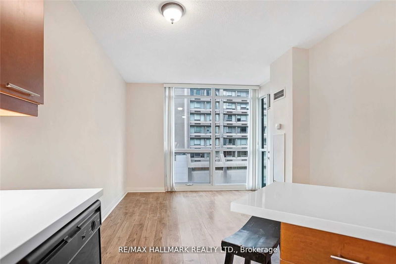  505 - 1121 Bay St  Toronto, M5S 3L9 | Image 9